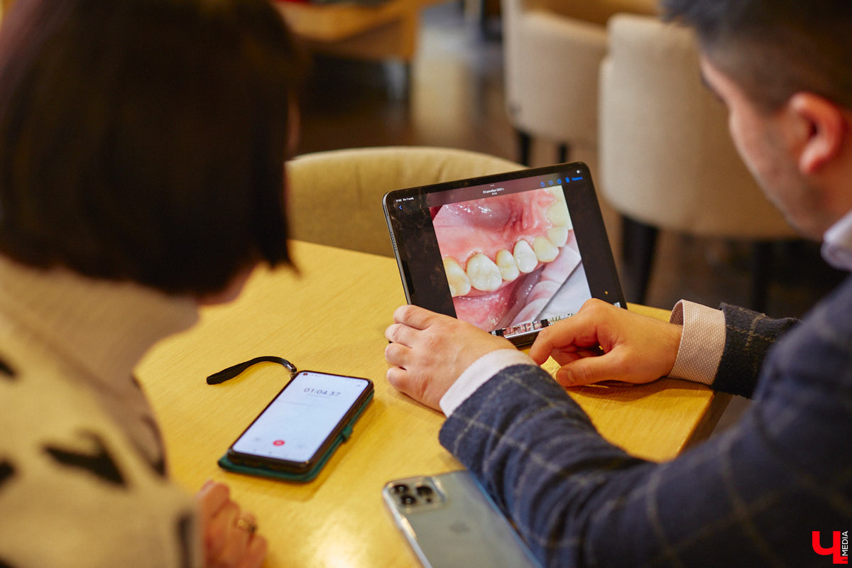 Стоматолог-ортопед Джовид Зарипов из тех врачей, для кого спокойствие и благополучие пациентов важнее всего! А потому он был признан лучшим врачом-стоматологом во Владимирской области по версии сайта «ПроДокторов», а затем получил гран-при и на всероссийском конкурсе того же портала.