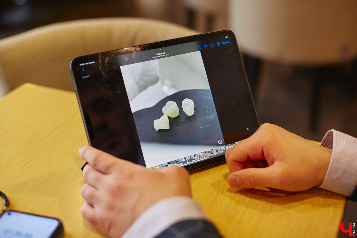 Стоматолог-ортопед Джовид Зарипов из тех врачей, для кого спокойствие и благополучие пациентов важнее всего! А потому он был признан лучшим врачом-стоматологом во Владимирской области по версии сайта «ПроДокторов», а затем получил гран-при и на всероссийском конкурсе того же портала.