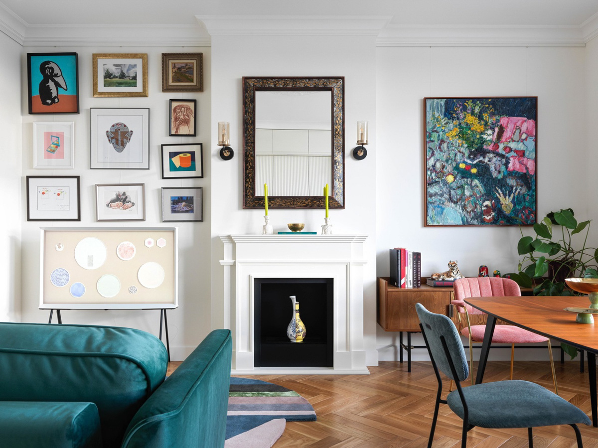 Картины художника из Владимира украшают интерьеры по всему миру. И мы могли бы не узнать об этом: Пётр Петяев — человек скромный. Положение исправила серия публикаций в одном из ведущих журналов отрасли ELLE Decoration. За последние месяцы два дизайнера поделились с читателями своими проектами, ярким акцентом в которых стали натюрморты нашего художника. Смотрим фото и делимся мнением в комментариях!