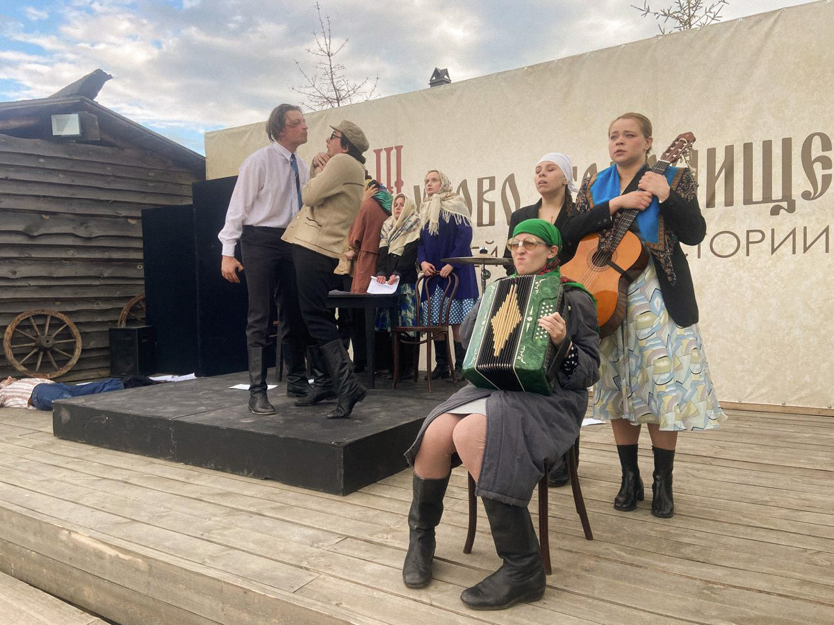 С наступлением осени все мы особенно нуждаемся в уютном времяпрепровождении. Искусство плюс гастрономическое наслаждение равно вечер в театральной гостиной «Горячих Ключей»! Об уникальном формате эстетического досуга рассказываем в материале.