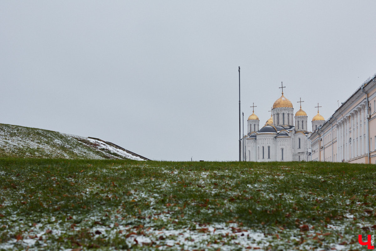 В 33-м регионе стартовала метеорологическая зима, следствием которой станут постепенное понижение температуры воздуха и первые значимые снегопады. А посему внушительных сугробов нам не миновать. И на этот раз снежный покров, скорее всего, уже останется в области до весны.