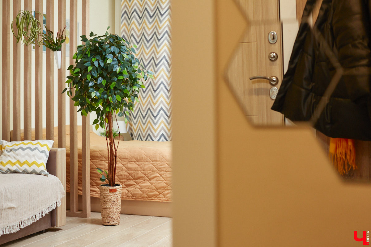 Как вы относитесь к искусственным растениям? Если скептически, то всего один взгляд на цветы и деревья от Елены Шестаковой может изменить ваше мнение о них. Владимирский флорист-любитель декорирует интерьер тем, что создает своими руками.