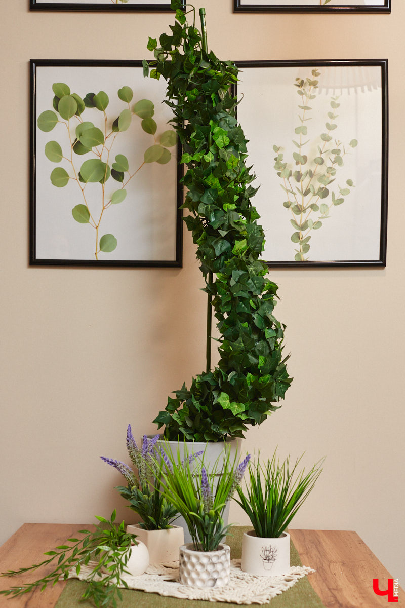 Как вы относитесь к искусственным растениям? Если скептически, то всего один взгляд на цветы и деревья от Елены Шестаковой может изменить ваше мнение о них. Владимирский флорист-любитель декорирует интерьер тем, что создает своими руками.