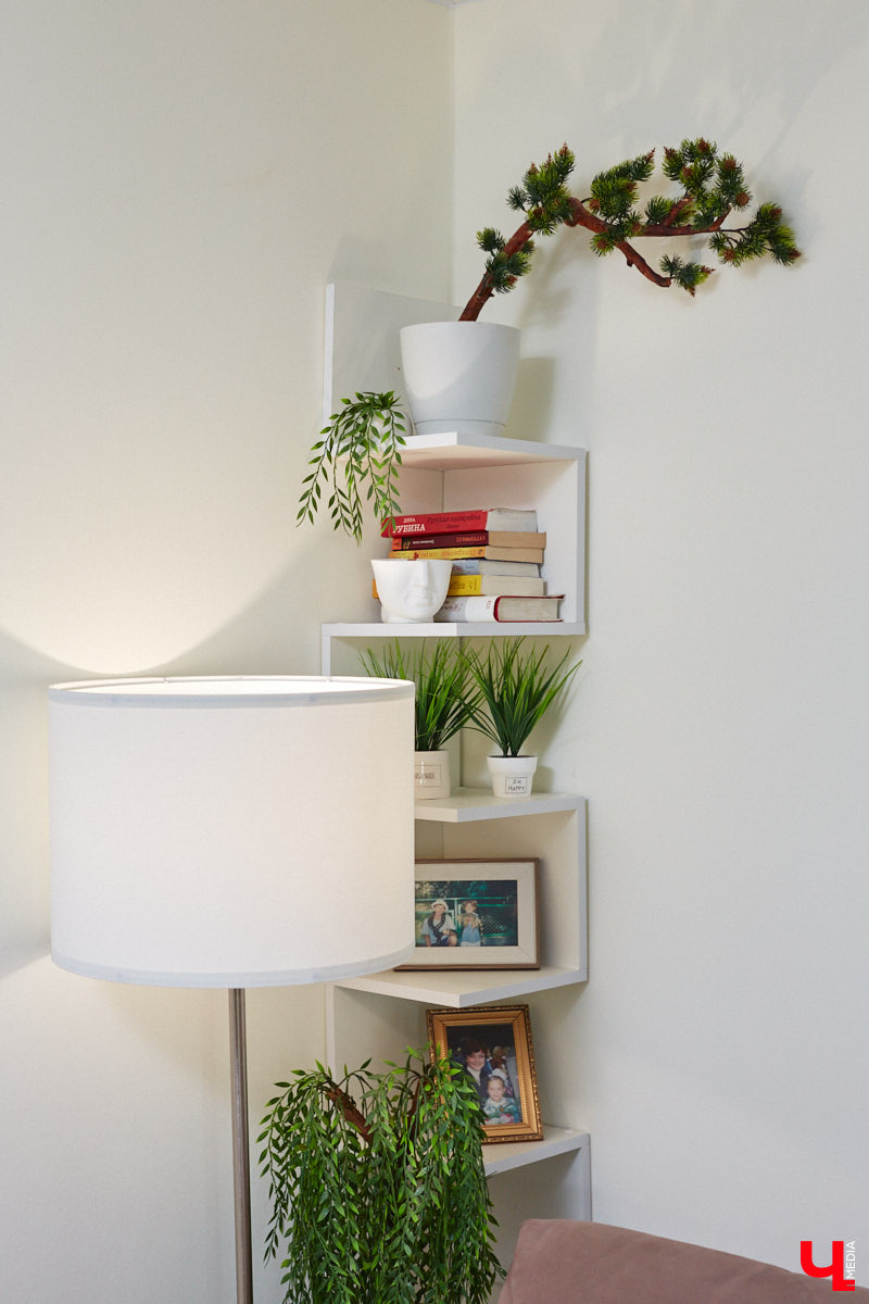 Как вы относитесь к искусственным растениям? Если скептически, то всего один взгляд на цветы и деревья от Елены Шестаковой может изменить ваше мнение о них. Владимирский флорист-любитель декорирует интерьер тем, что создает своими руками.