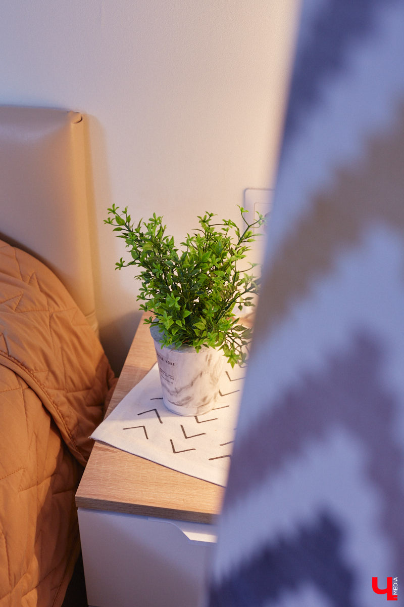 Как вы относитесь к искусственным растениям? Если скептически, то всего один взгляд на цветы и деревья от Елены Шестаковой может изменить ваше мнение о них. Владимирский флорист-любитель декорирует интерьер тем, что создает своими руками.