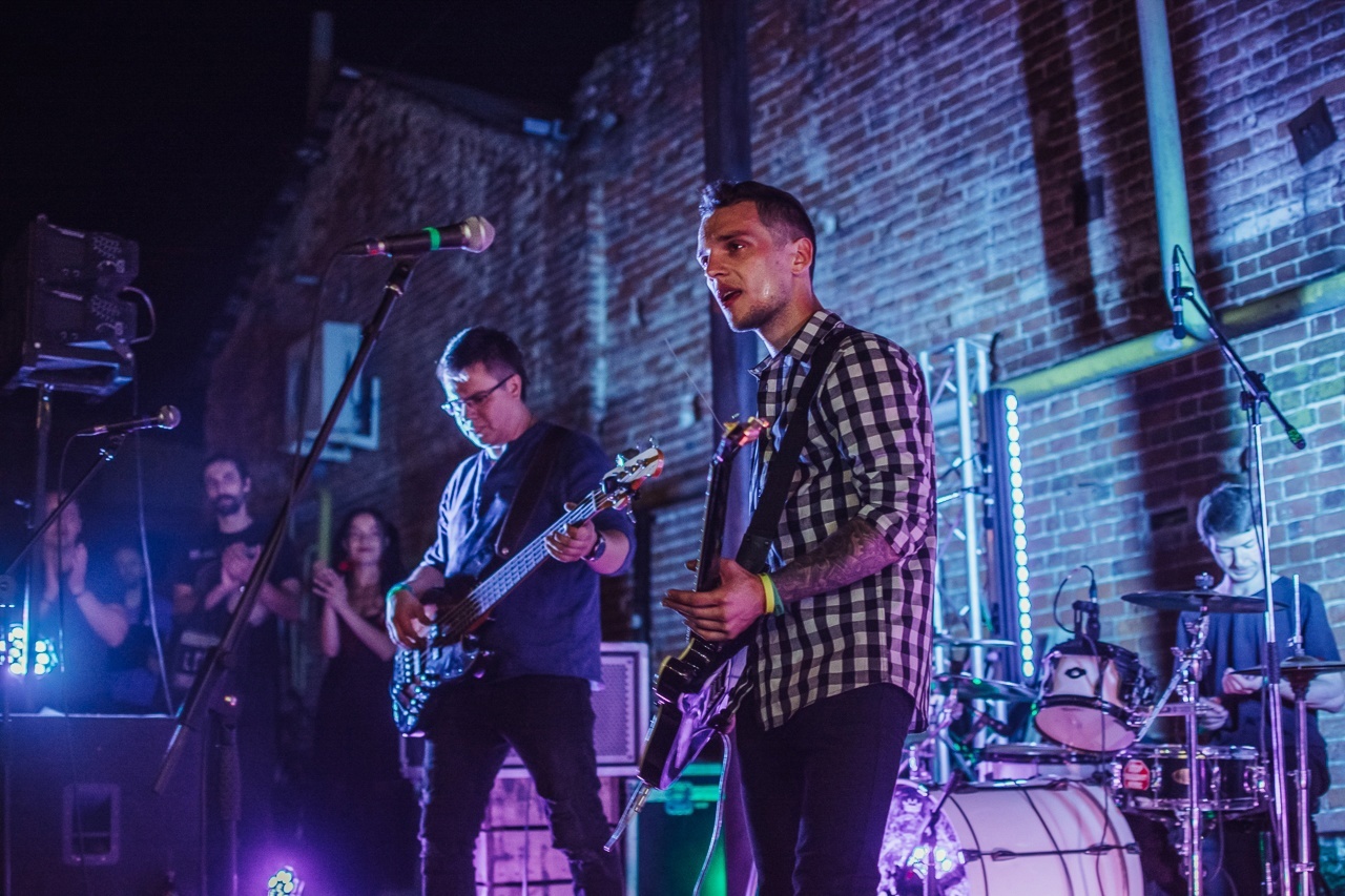 На владимирских афишах все чаще мелькает словосочетание «Иван-Чай». Из названия кажется, что это русская народная заводная хороводная группа. Но на деле все намного интереснее.