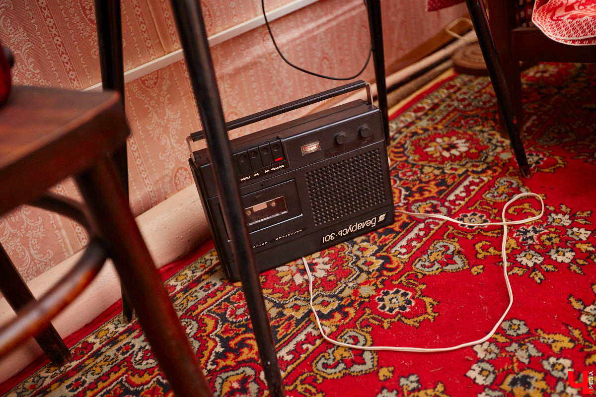 В Музее советского детства, расположенном в Центральном городском парке, появилась ретроквартира, куда жителей Владимира теперь приглашают на экскурсию в прошлое. «Ключ-Медиа» одним из первых оценил новую экспозицию. Если ножками вы туда еще не дошли, то обязательно посмотрите наш фоторепортаж.