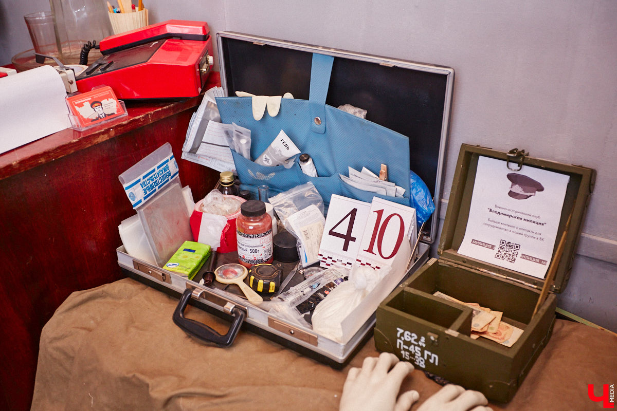 В Музее советского детства, расположенном в Центральном городском парке, появилась ретроквартира, куда жителей Владимира теперь приглашают на экскурсию в прошлое. «Ключ-Медиа» одним из первых оценил новую экспозицию. Если ножками вы туда еще не дошли, то обязательно посмотрите наш фоторепортаж.