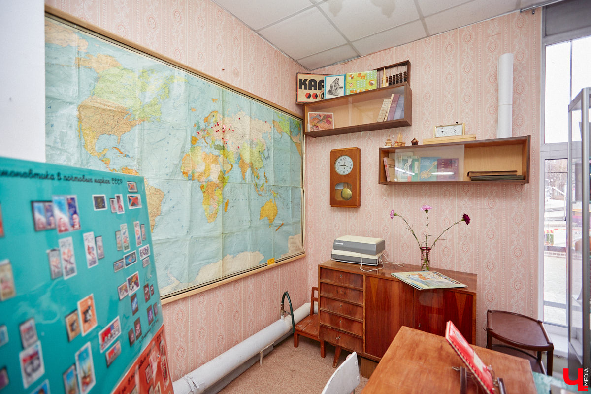 В Музее советского детства, расположенном в Центральном городском парке, появилась ретроквартира, куда жителей Владимира теперь приглашают на экскурсию в прошлое. «Ключ-Медиа» одним из первых оценил новую экспозицию. Если ножками вы туда еще не дошли, то обязательно посмотрите наш фоторепортаж.