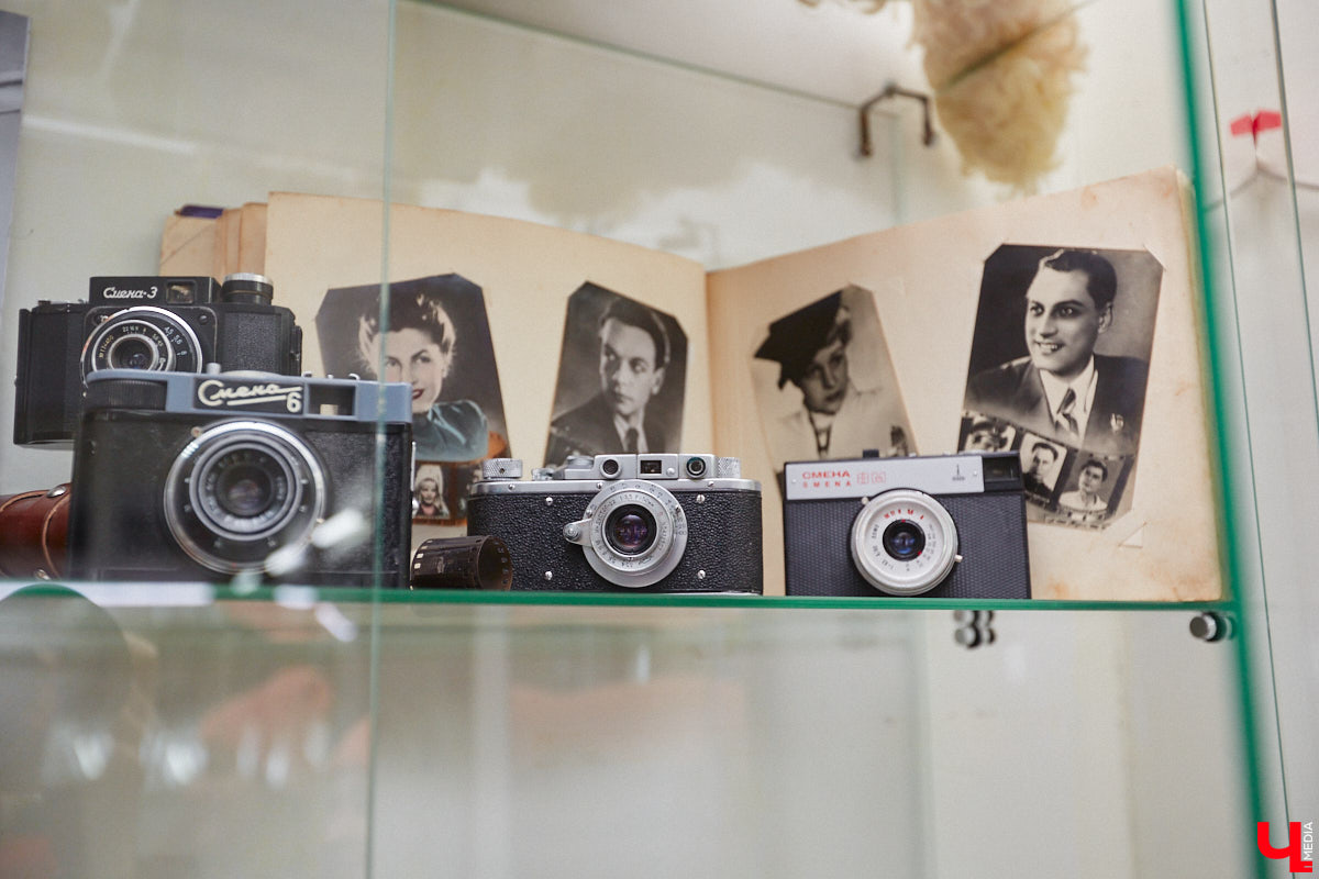 В Музее советского детства, расположенном в Центральном городском парке, появилась ретроквартира, куда жителей Владимира теперь приглашают на экскурсию в прошлое. «Ключ-Медиа» одним из первых оценил новую экспозицию. Если ножками вы туда еще не дошли, то обязательно посмотрите наш фоторепортаж.