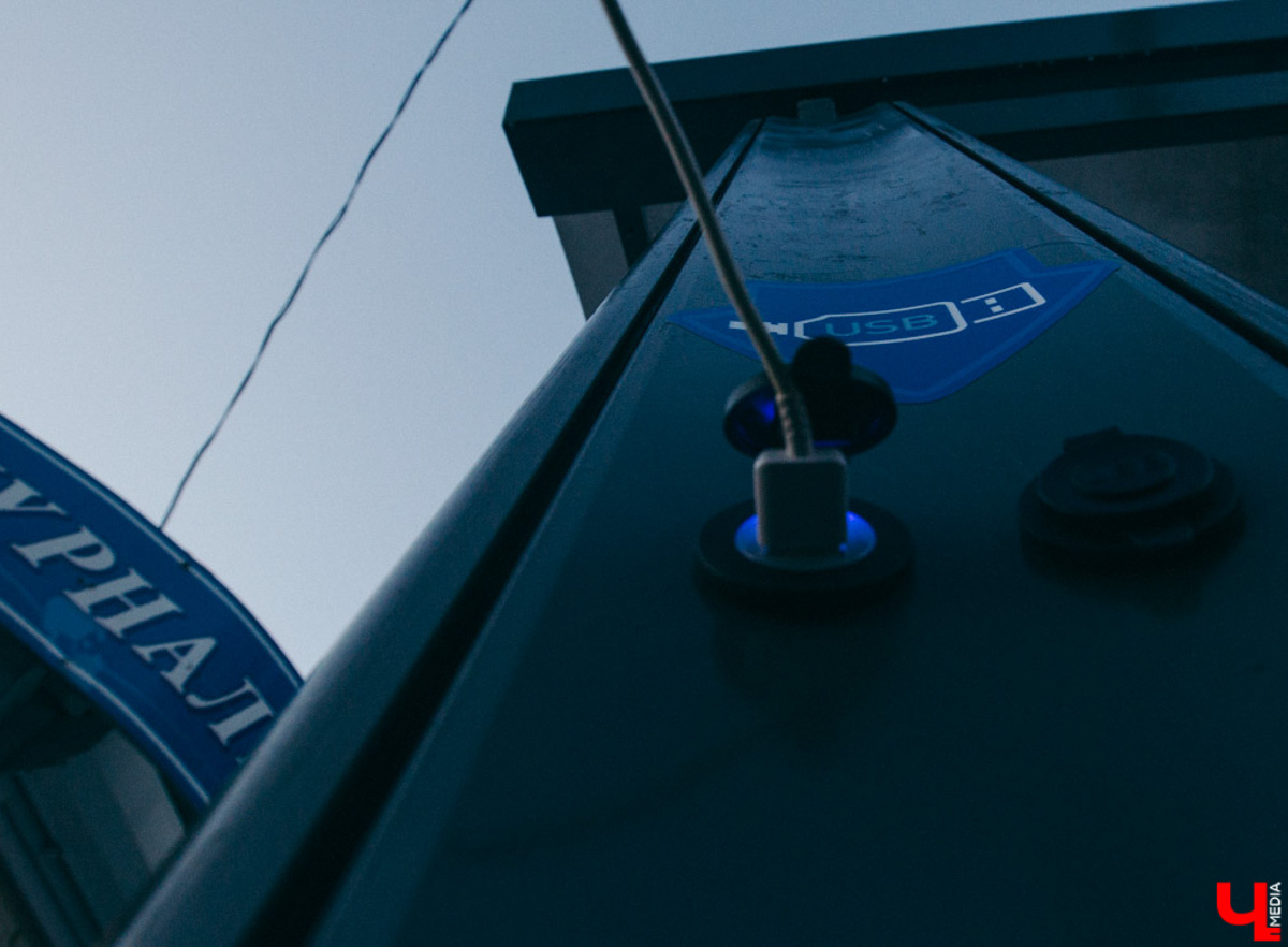 Владимир становится все прогрессивнее. Сначала «умные» площадки, а теперь и «умные» остановки – их в областном центре собираются установить сразу три. Где – пока неизвестно. Зато уже вполне понятно, чем же продвинутая конструкция, не обделенная «интеллектом», будет выгодно отличаться от обычного пункта ожидания. Но сегодня мы поговорим не только об этом.