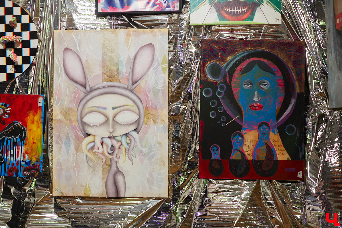 Обнаженные тела, шокирующие перформансы, кислотная вечеринка. Сегодня в ЦСК «Флигель» открывается масштабная выставка современных художников со всей страны. «Ключ-Медиа» посетил закрытый показ «Кислоты на блюдечке, или Как мы съели хайп» и спешит делиться впечатлениями.