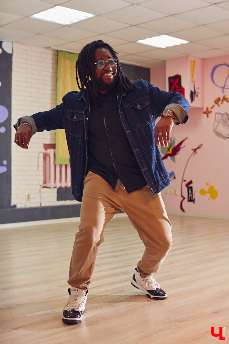 Психологи твердят: выйдите из зоны комфорта, чтобы найти нового себя. Наш сегодняшний герой не просто последовал этому совету – он шагнул далеко за его пределы. Взял и переехал к нам из Африки. И не зря, как оказалось! О своих приключениях смелый иностранец поведал «Ключ-Медиа».