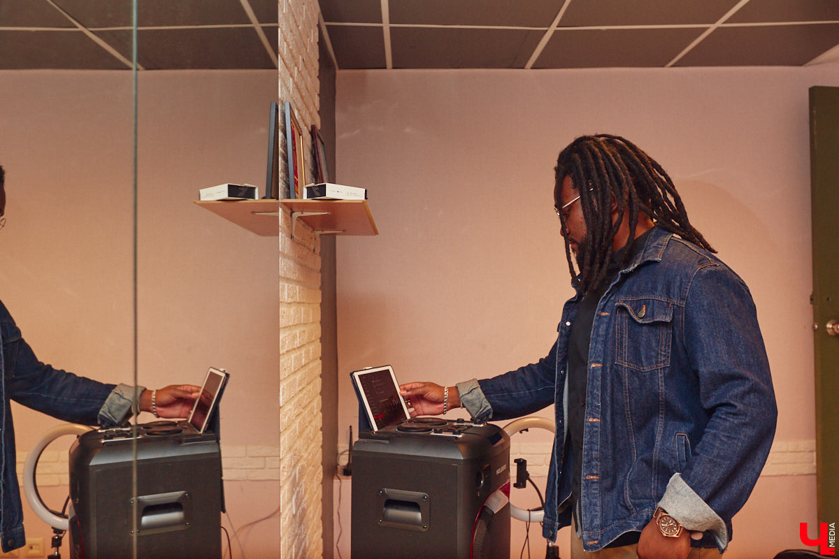 Психологи твердят: выйдите из зоны комфорта, чтобы найти нового себя. Наш сегодняшний герой не просто последовал этому совету – он шагнул далеко за его пределы. Взял и переехал к нам из Африки. И не зря, как оказалось! О своих приключениях смелый иностранец поведал «Ключ-Медиа».