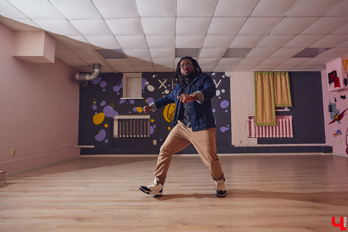 Психологи твердят: выйдите из зоны комфорта, чтобы найти нового себя. Наш сегодняшний герой не просто последовал этому совету – он шагнул далеко за его пределы. Взял и переехал к нам из Африки. И не зря, как оказалось! О своих приключениях смелый иностранец поведал «Ключ-Медиа».