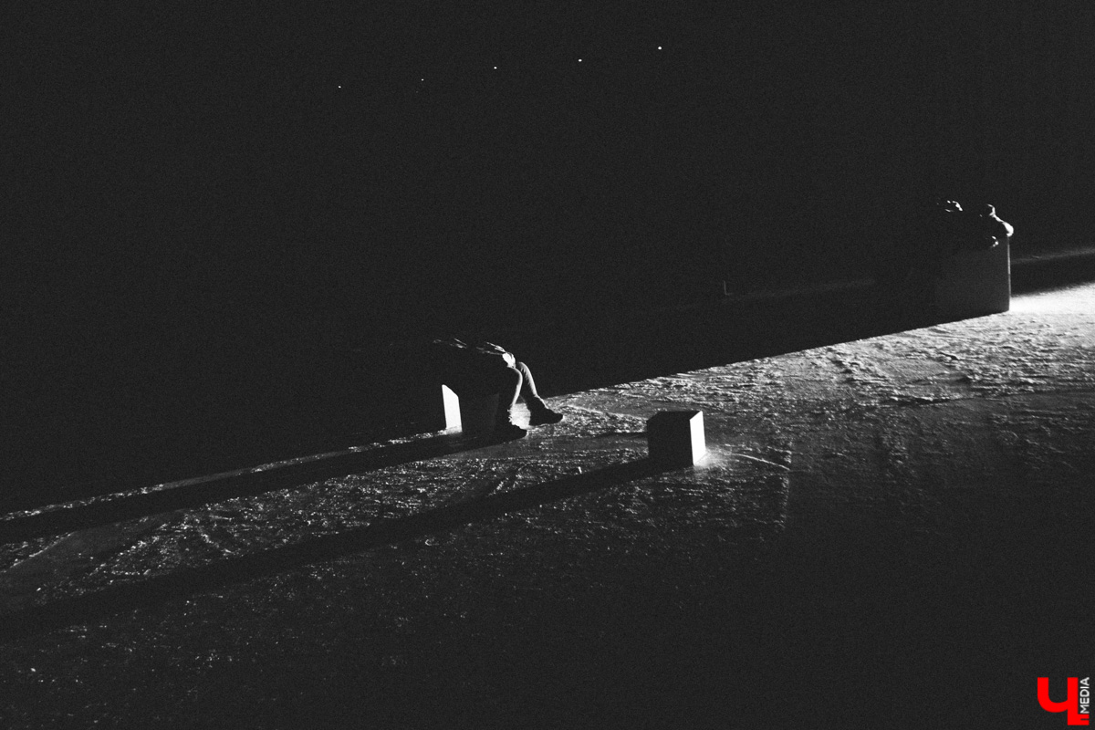 Посетившие предварительную экскурсию блогеры признавались в любви Достоевскому, по случаю премьеры местные заведения ввели в меню новые позиции… «Смешных человечков» от ТТ «Завод» ждали все. Спектакль позиционировался как добрая история от совсем не депрессивного писателя. Каким он получился на самом деле — рассказываем и показываем в материале.