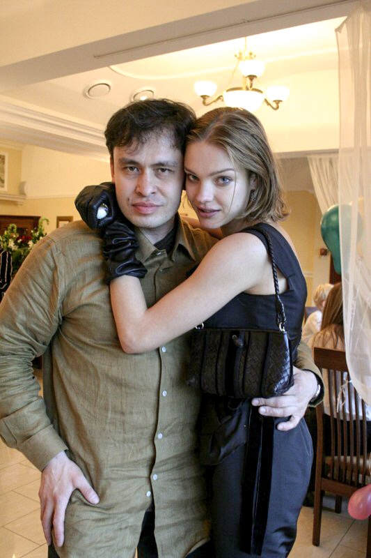 В это воскресенье во Владимире в ОДКиИ состоится светский раут, посвященный 25-летию модельного агентства «Жанна». И, естественно, в честь этого будет устроено настоящее фэшн-шоу с известными в мире красоты гостями и именитыми дизайнерами.