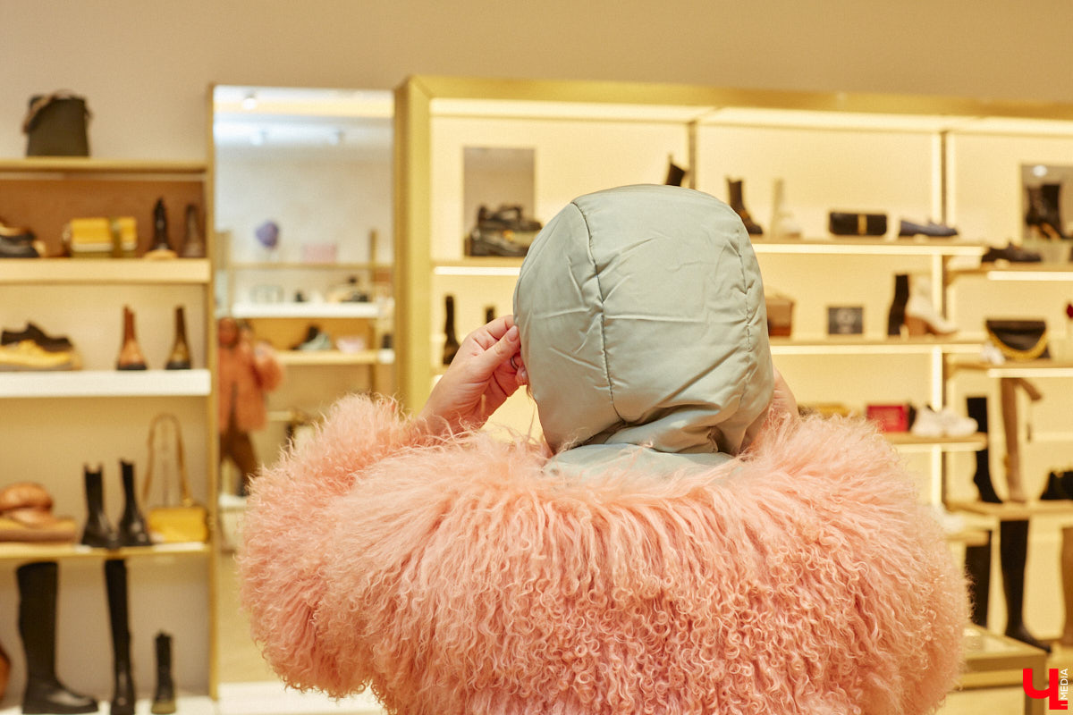 Слова мамы «Надень шапку» больше не звучат как приговор! В компании стилиста Елены Капп мы прогулялись по владимирским магазинам и составили топ самых актуальных моделей головных уборов, среди которых вы легко найдете то, что больше всего подойдет именно вам.