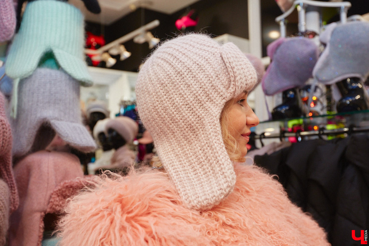 Слова мамы «Надень шапку» больше не звучат как приговор! В компании стилиста Елены Капп мы прогулялись по владимирским магазинам и составили топ самых актуальных моделей головных уборов, среди которых вы легко найдете то, что больше всего подойдет именно вам.