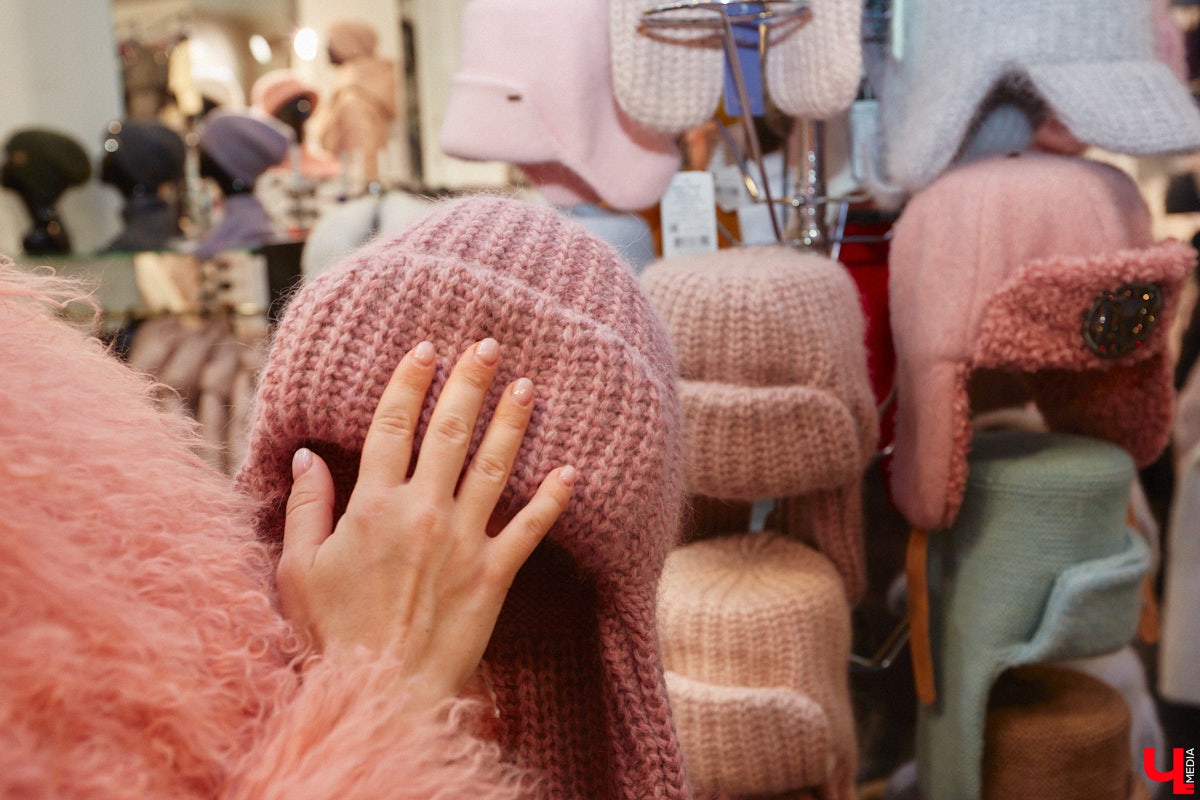 Слова мамы «Надень шапку» больше не звучат как приговор! В компании стилиста Елены Капп мы прогулялись по владимирским магазинам и составили топ самых актуальных моделей головных уборов, среди которых вы легко найдете то, что больше всего подойдет именно вам.