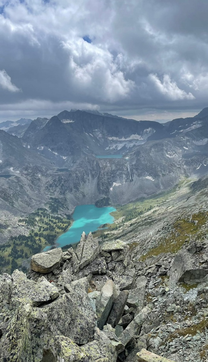 Любимую женщину нужно иногда приятно удивлять. И порой над этой задачей мужчинам приходится изрядно поломать голову. Владимирец Евгений Новиков в попытке прослыть оригинальным смог сделать предложение девушке лишь со второго захода и совсем не там, где планировал изначально.