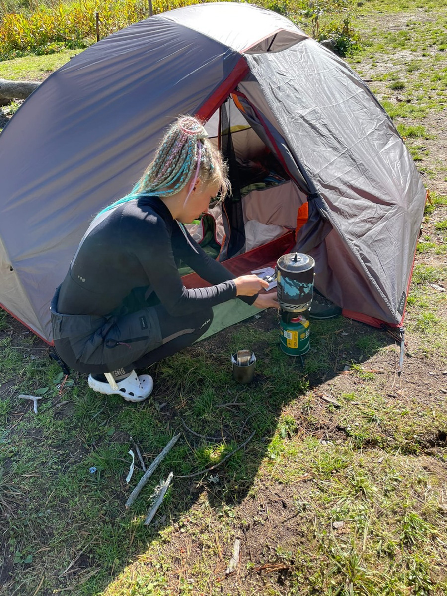 Любимую женщину нужно иногда приятно удивлять. И порой над этой задачей мужчинам приходится изрядно поломать голову. Владимирец Евгений Новиков в попытке прослыть оригинальным смог сделать предложение девушке лишь со второго захода и совсем не там, где планировал изначально.