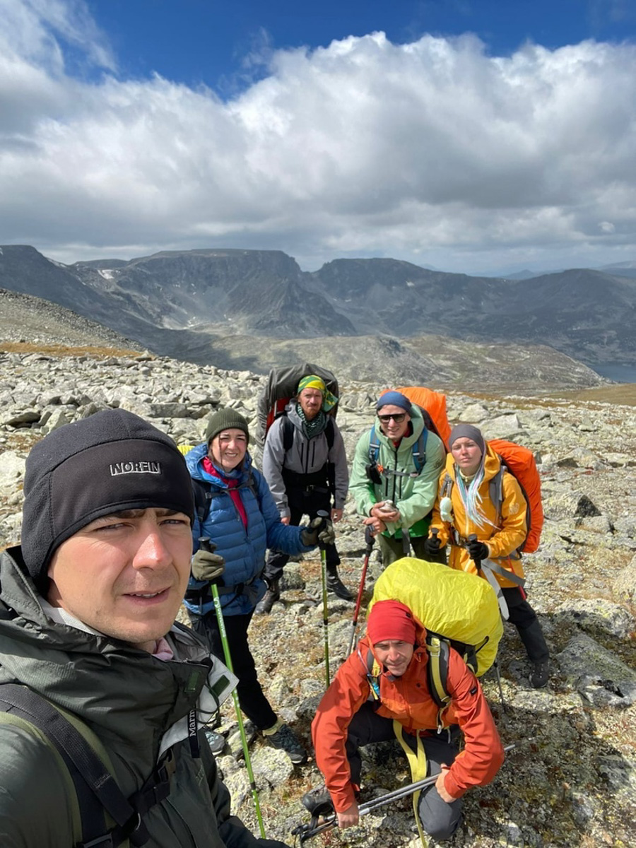 Любимую женщину нужно иногда приятно удивлять. И порой над этой задачей мужчинам приходится изрядно поломать голову. Владимирец Евгений Новиков в попытке прослыть оригинальным смог сделать предложение девушке лишь со второго захода и совсем не там, где планировал изначально.