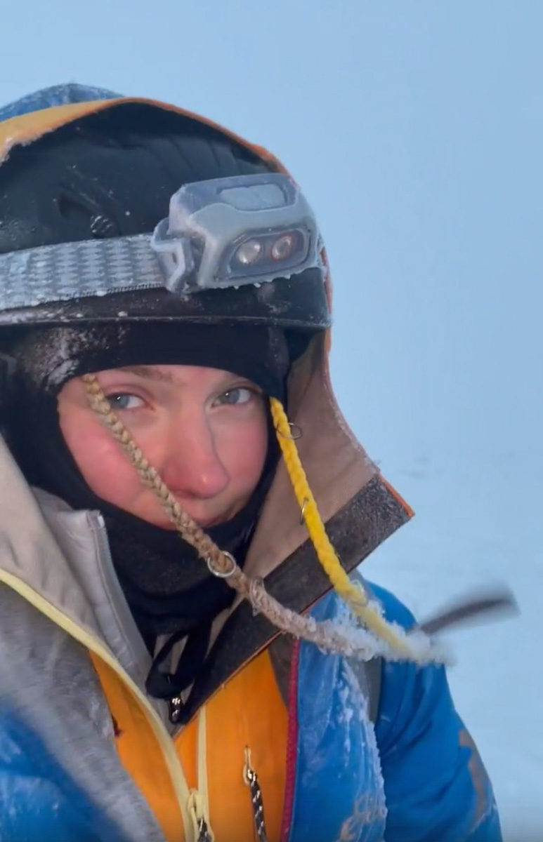 Любимую женщину нужно иногда приятно удивлять. И порой над этой задачей мужчинам приходится изрядно поломать голову. Владимирец Евгений Новиков в попытке прослыть оригинальным смог сделать предложение девушке лишь со второго захода и совсем не там, где планировал изначально.