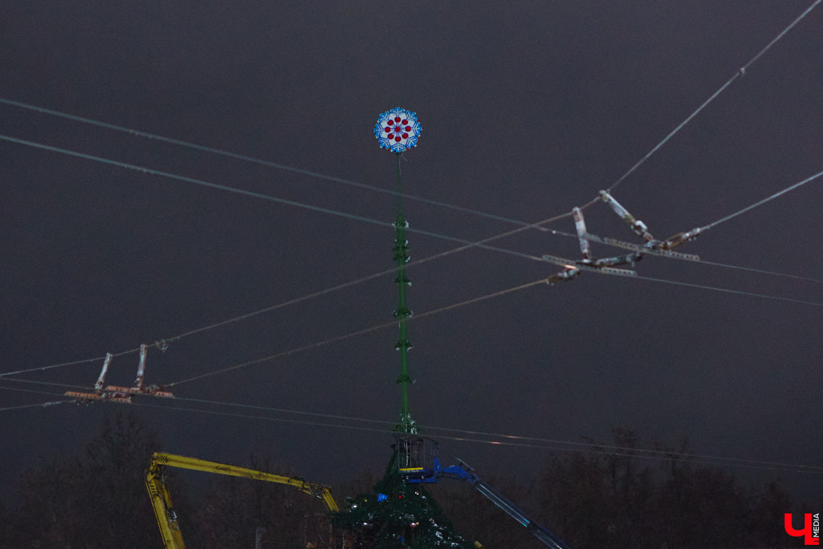В этом году судьбу рождественской ярмарки на Соборной площади доверили решать самим жителям. Почти единогласно владимирцы проголосовали «за». Осталось выяснить, где и в каком формате состоятся новогодние гуляния.