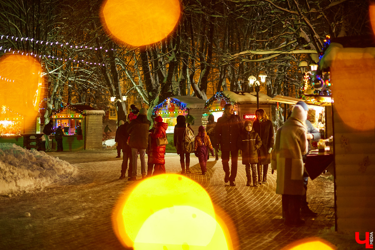 В этом году судьбу рождественской ярмарки на Соборной площади доверили решать самим жителям. Почти единогласно владимирцы проголосовали «за». Осталось выяснить, где и в каком формате состоятся новогодние гуляния.