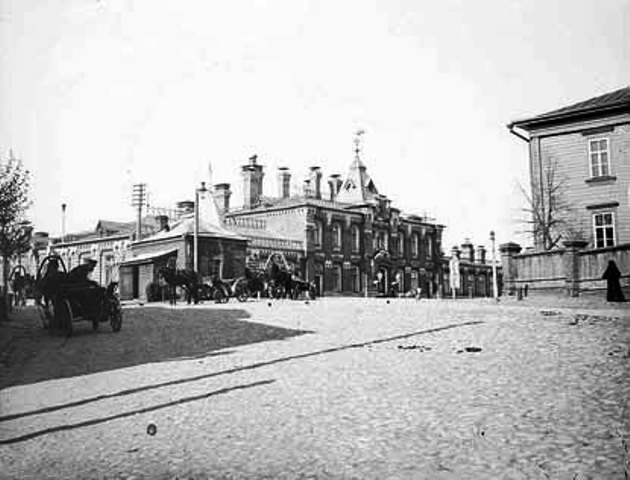 28 ноября 1893 года на Студеной горе во Владимире был торжественно освящен храм Архангела Михаила. По своему виду и наполнению это одна из самых нетрадиционных владимирских церквей. Давайте разберемся, что же в ней такого уникального.