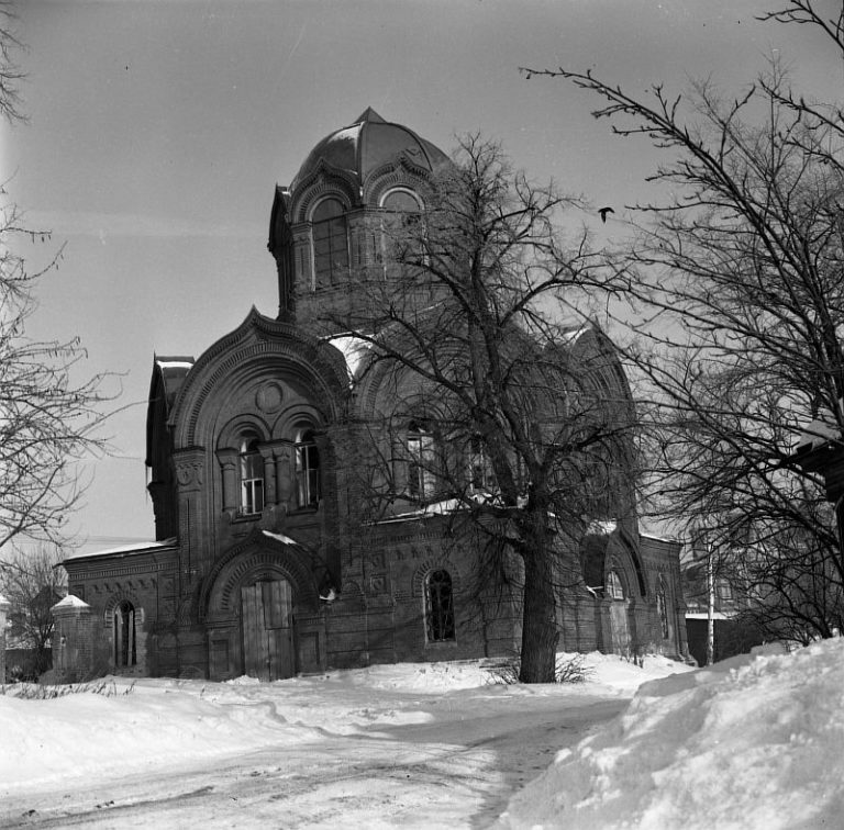 28 ноября 1893 года на Студеной горе во Владимире был торжественно освящен храм Архангела Михаила. По своему виду и наполнению это одна из самых нетрадиционных владимирских церквей. Давайте разберемся, что же в ней такого уникального.