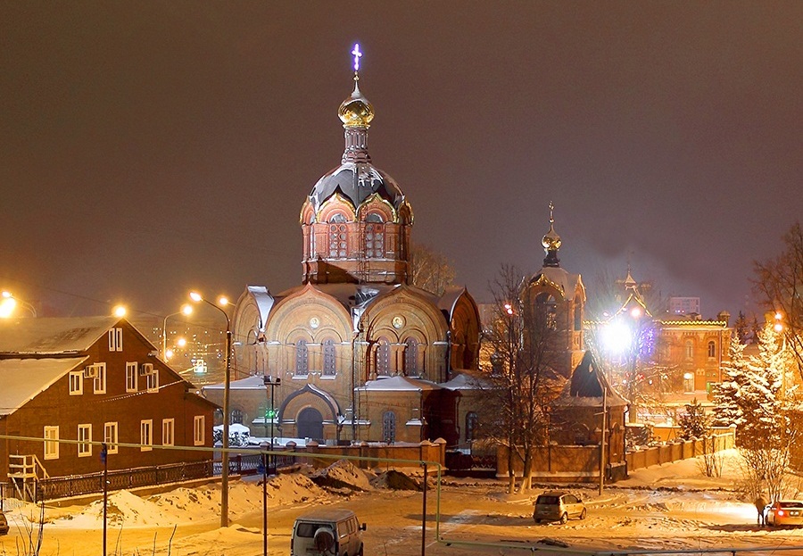 28 ноября 1893 года на Студеной горе во Владимире был торжественно освящен храм Архангела Михаила. По своему виду и наполнению это одна из самых нетрадиционных владимирских церквей. Давайте разберемся, что же в ней такого уникального.