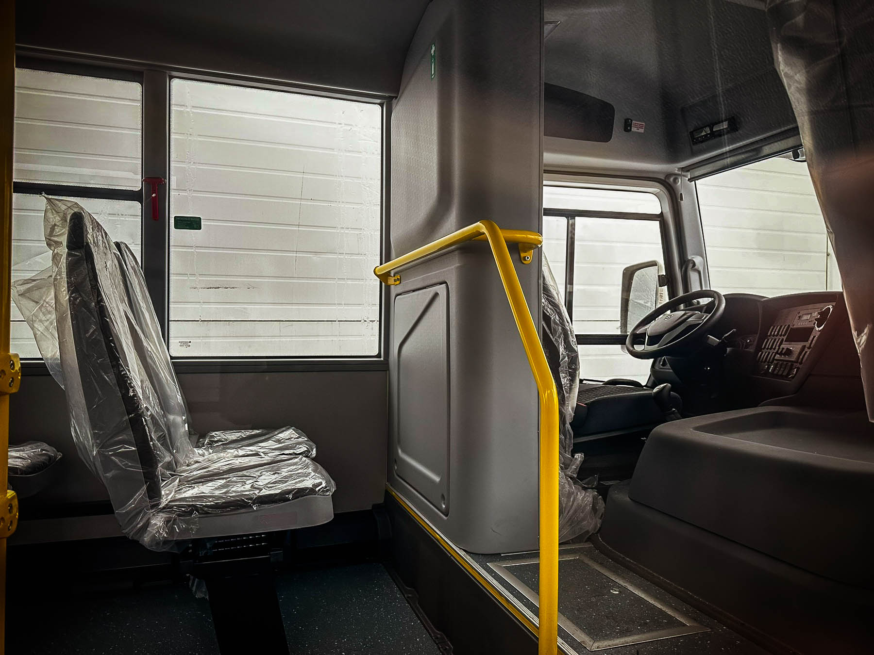 Жителям областного центра пора снова готовиться к подорожанию проезда в общественном транспорте. Процедура привычная, но каждый раз вызывающая множество вопросов. Выясняем, что к чему, в нашем традиционном дорожном обзоре!