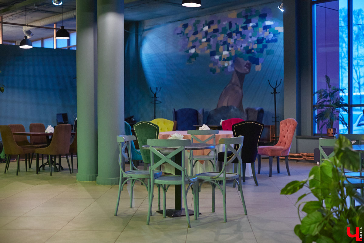 До недавнего времени «золотое» правило владимирского тусовщика гласило: если отдыхать, так только в центре. Пришел момент оставить этот стереотип в далеком прошлом: в Добром появилось место для отдыха. Знакомьтесь – бар-ресторан «Кегли & Боулинг».