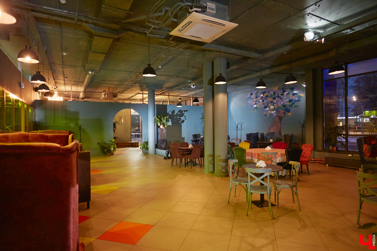 До недавнего времени «золотое» правило владимирского тусовщика гласило: если отдыхать, так только в центре. Пришел момент оставить этот стереотип в далеком прошлом: в Добром появилось место для отдыха. Знакомьтесь – бар-ресторан «Кегли & Боулинг».