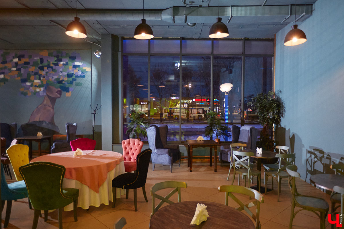 До недавнего времени «золотое» правило владимирского тусовщика гласило: если отдыхать, так только в центре. Пришел момент оставить этот стереотип в далеком прошлом: в Добром появилось место для отдыха. Знакомьтесь – бар-ресторан «Кегли & Боулинг».