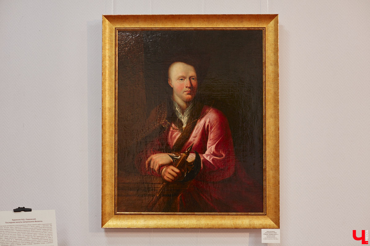 Что испытывает художник, работая с полотнами великих авторов? Как «придумывает» отсутствующие на них фрагменты? Зачем учит химию с биологией? «Ключ-Медиа» собрал 10 шедевральных инсайдов о реставрации от владимирского художника-реставратора Светланы Красулиной, труды которой до 11 декабря можно увидеть в стенах Центра ИЗО.