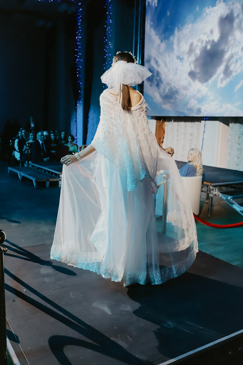 Во Владимире прогремело масштабное событие из индустрии моды и красоты! На фэшн-шоу собралось немало именитых дизайнеров, выступивших со своими коллекциями одежды, а известный модельный скаут Алексей Васильев провёл кастинг среди местных красавиц. Как это было – смотрите в нашем фоторепортаже.