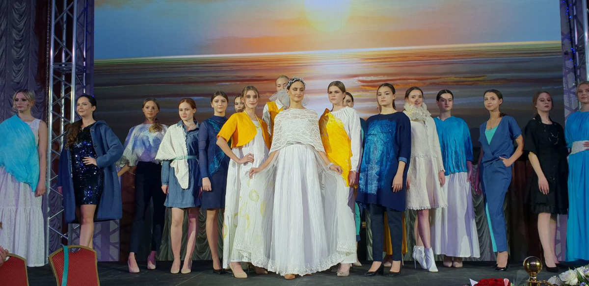 Во Владимире прогремело масштабное событие из индустрии моды и красоты! На фэшн-шоу собралось немало именитых дизайнеров, выступивших со своими коллекциями одежды, а известный модельный скаут Алексей Васильев провёл кастинг среди местных красавиц. Как это было – смотрите в нашем фоторепортаже.