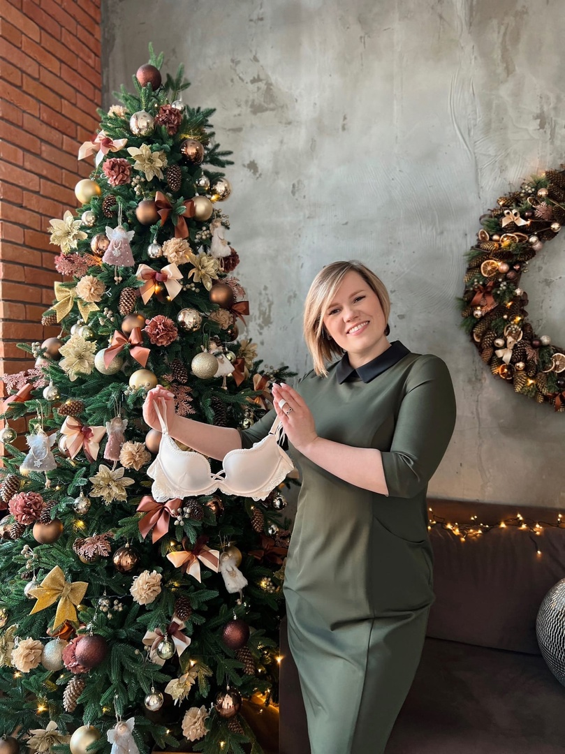 «Всем привет! Это первый в России подкаст о правильном подборе белья, брафиттинге и не только!» – бодро приветствует слушателей девичий голос. С автором подкаста «Бюстгальтер, милый мой бюстгальтер», резидентом Ассоциации брафиттеров и владелицей собственного бизнеса Марией Киселевой мы поговорили о женской сексуальности, любви к себе и своему телу, важности личного общения с клиентами и, конечно, трендах.