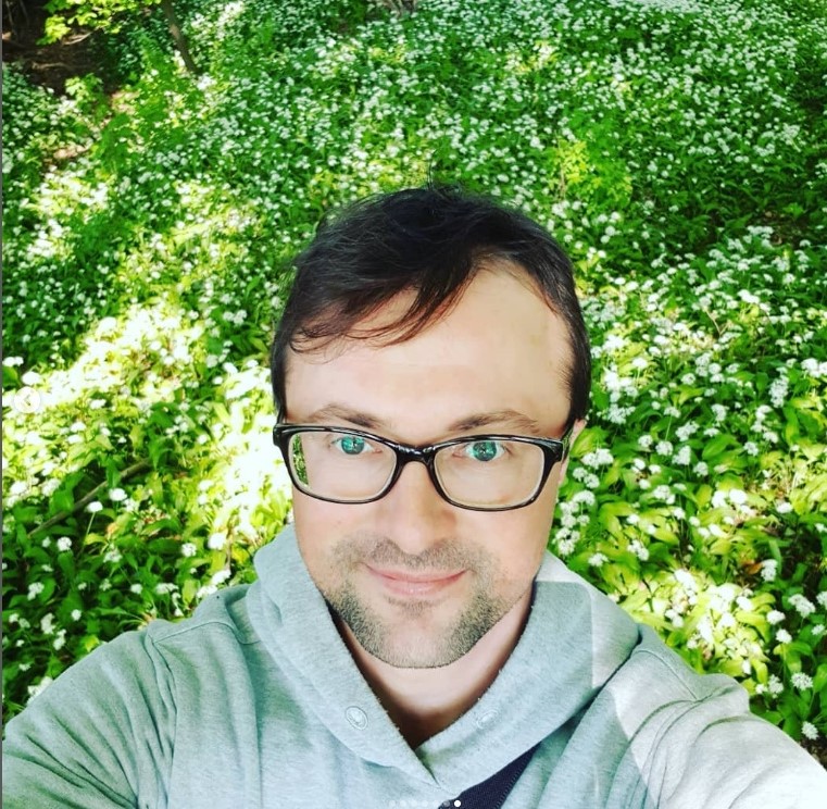Житель Владимира Дмитрий Азов переехал в Германию пять лет назад. За это время он женился, прекрасно выучил немецкий язык и устроился на работу. Но ностальгия по родине не прошла. Что не хватает простому русскому парню за рубежом?