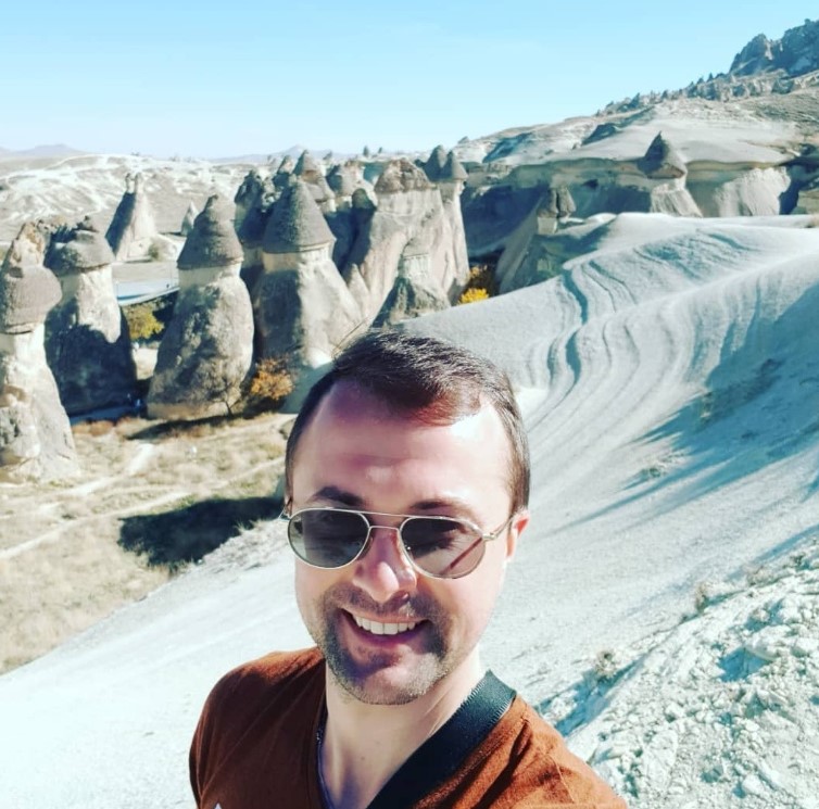 Житель Владимира Дмитрий Азов переехал в Германию пять лет назад. За это время он женился, прекрасно выучил немецкий язык и устроился на работу. Но ностальгия по родине не прошла. Что не хватает простому русскому парню за рубежом?