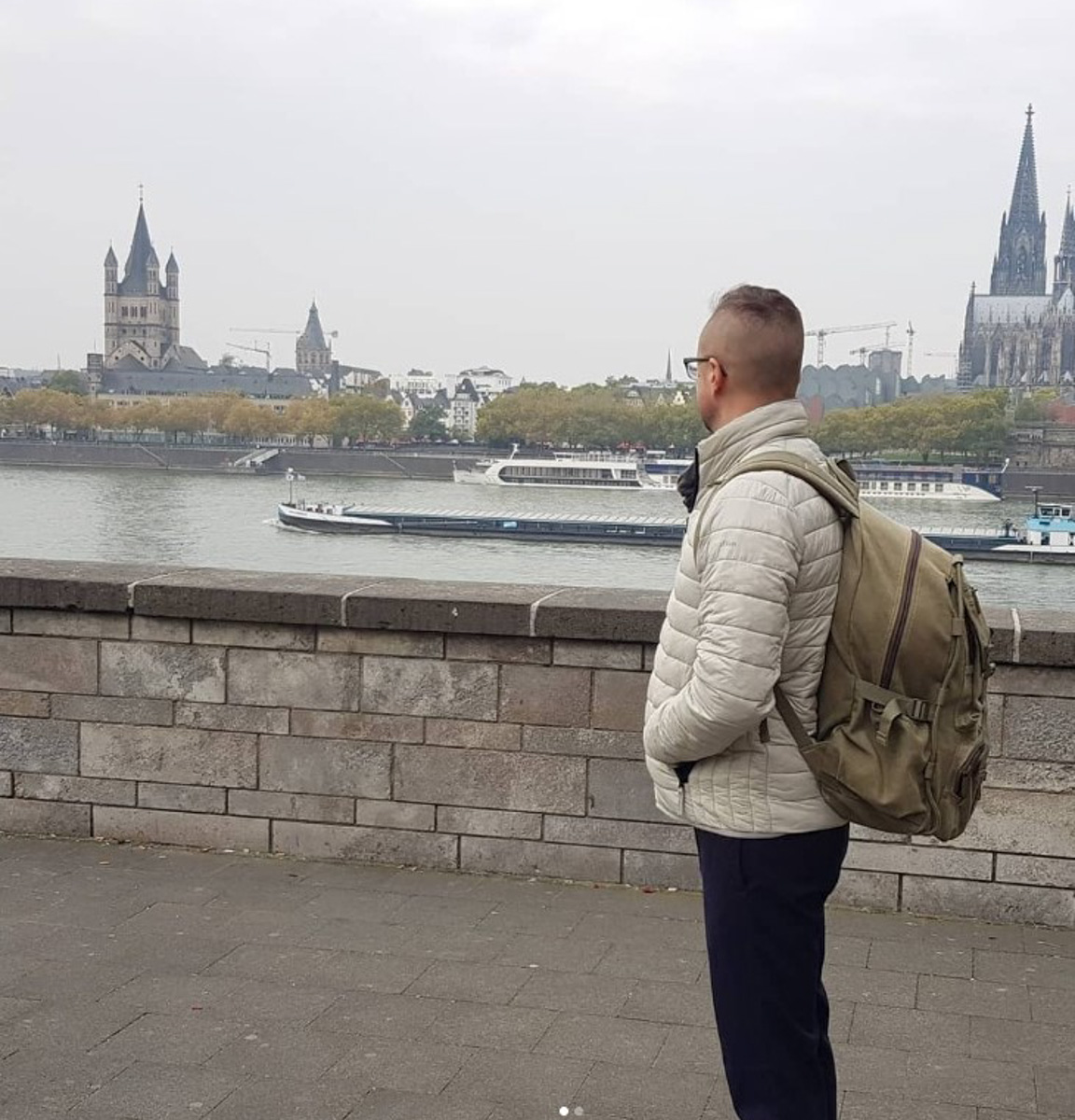 Житель Владимира Дмитрий Азов переехал в Германию пять лет назад. За это время он женился, прекрасно выучил немецкий язык и устроился на работу. Но ностальгия по родине не прошла. Что не хватает простому русскому парню за рубежом?