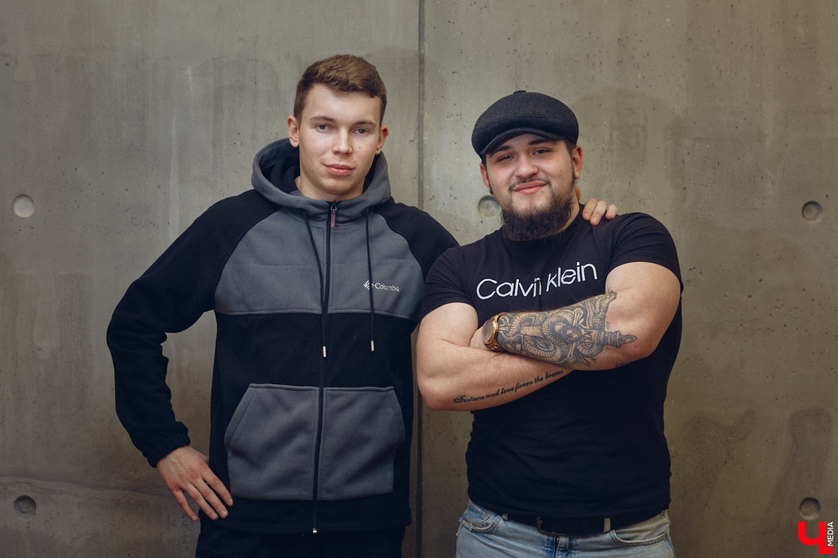 За два проведённых в промоушене Headshot года Никита Багдасарян одержал победу над известным блогером Сергеем Поштаком и хайповым «миллионником» Святославом Коваленко, проявил себя в трёх схватках «Битвы пощёчин»… А теперь стал поэтом и музыкантом. Рассказываем об удивительном перевоплощении сурового бородатого парня.