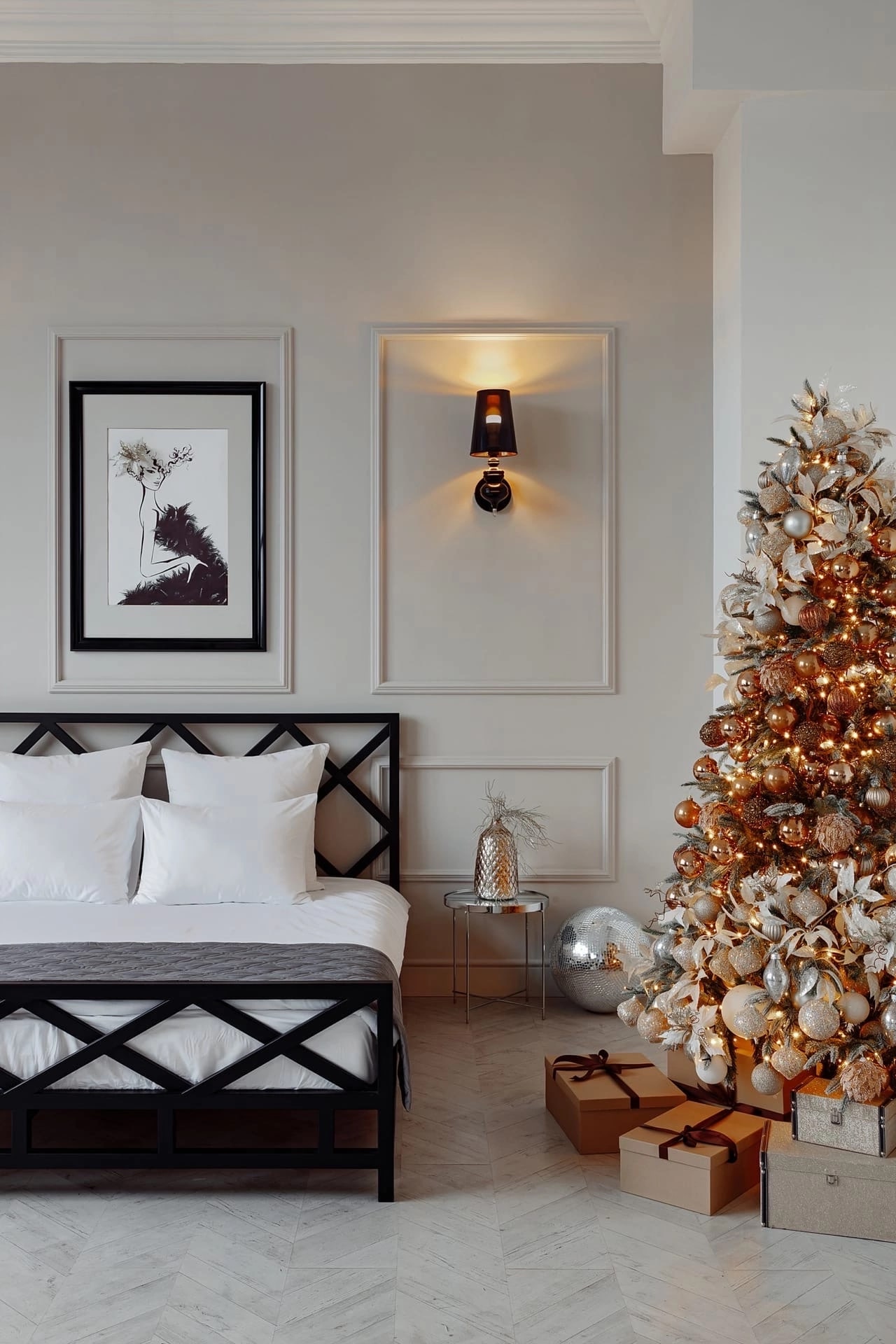 Когда дело касается елочных игрушек и других новогодних украшений, хочется взять все и побольше. А уже дома мы сожалеем, что заранее не изучили советы экспертов. Чтобы в этом году ваша елочка выглядела как заправская модница, прислушайтесь к рекомендациям профессионального владимирского декоратора.