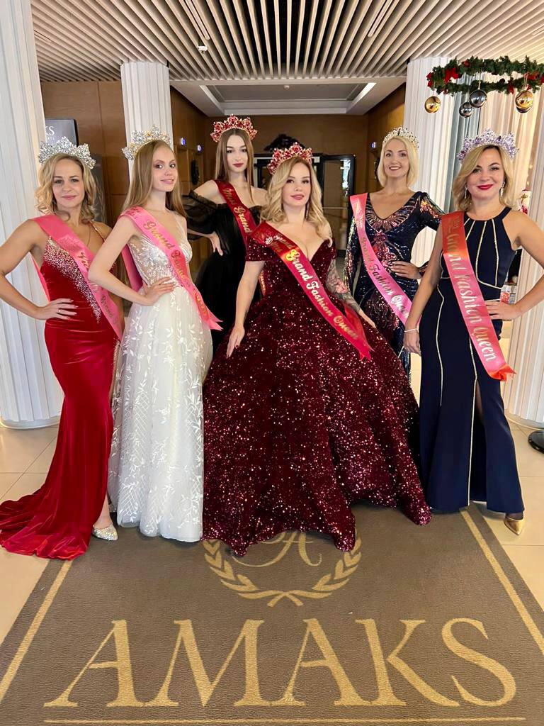 В начале декабря в Рязани прошел конкурс Grand Fashion Queen, на котором многодетная мама Вероника Малыгина завоевала главную корону победительницы. Как все прошло, мы узнали из первых уст.