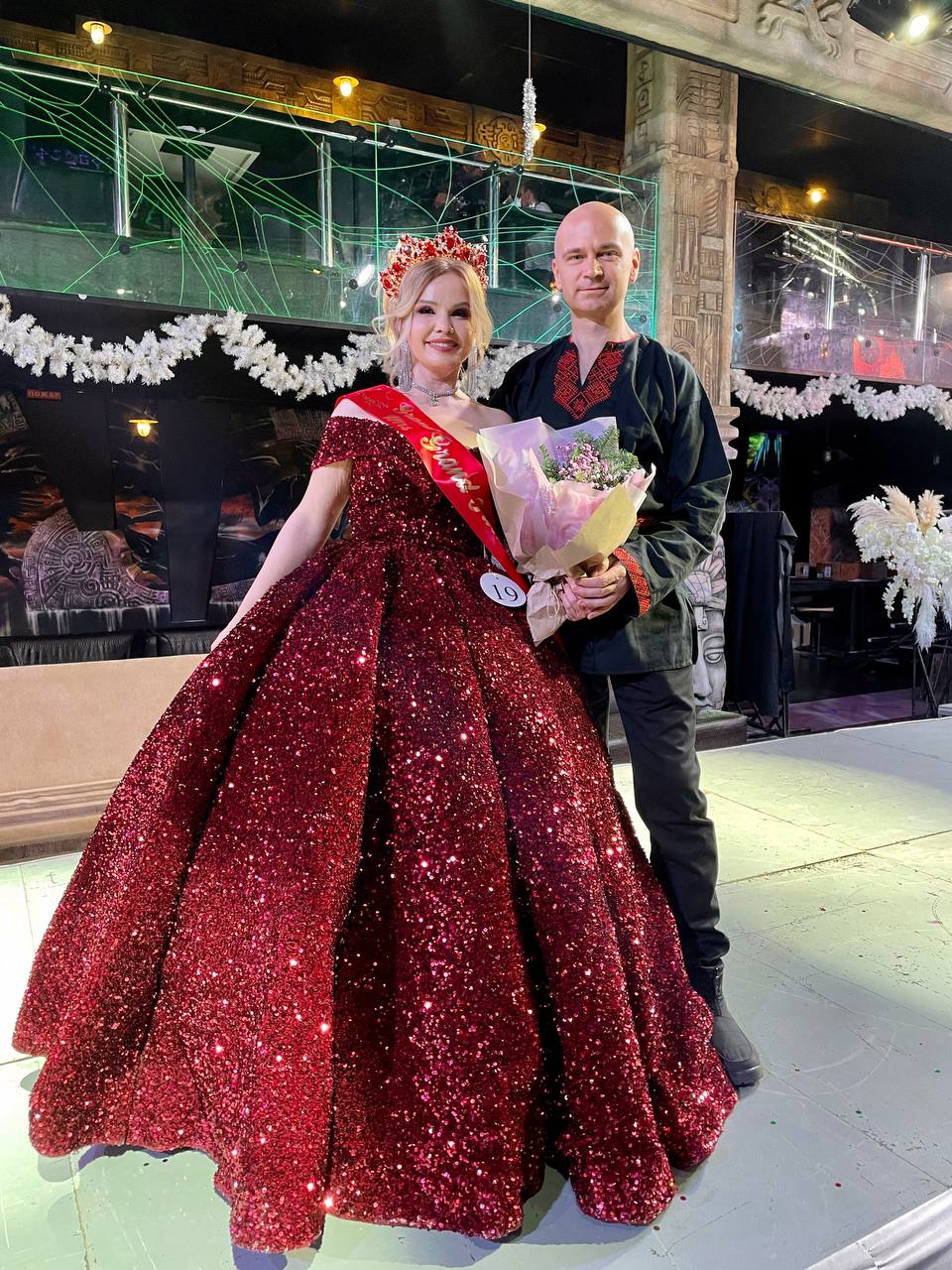 В начале декабря в Рязани прошел конкурс Grand Fashion Queen, на котором многодетная мама Вероника Малыгина завоевала главную корону победительницы. Как все прошло, мы узнали из первых уст.