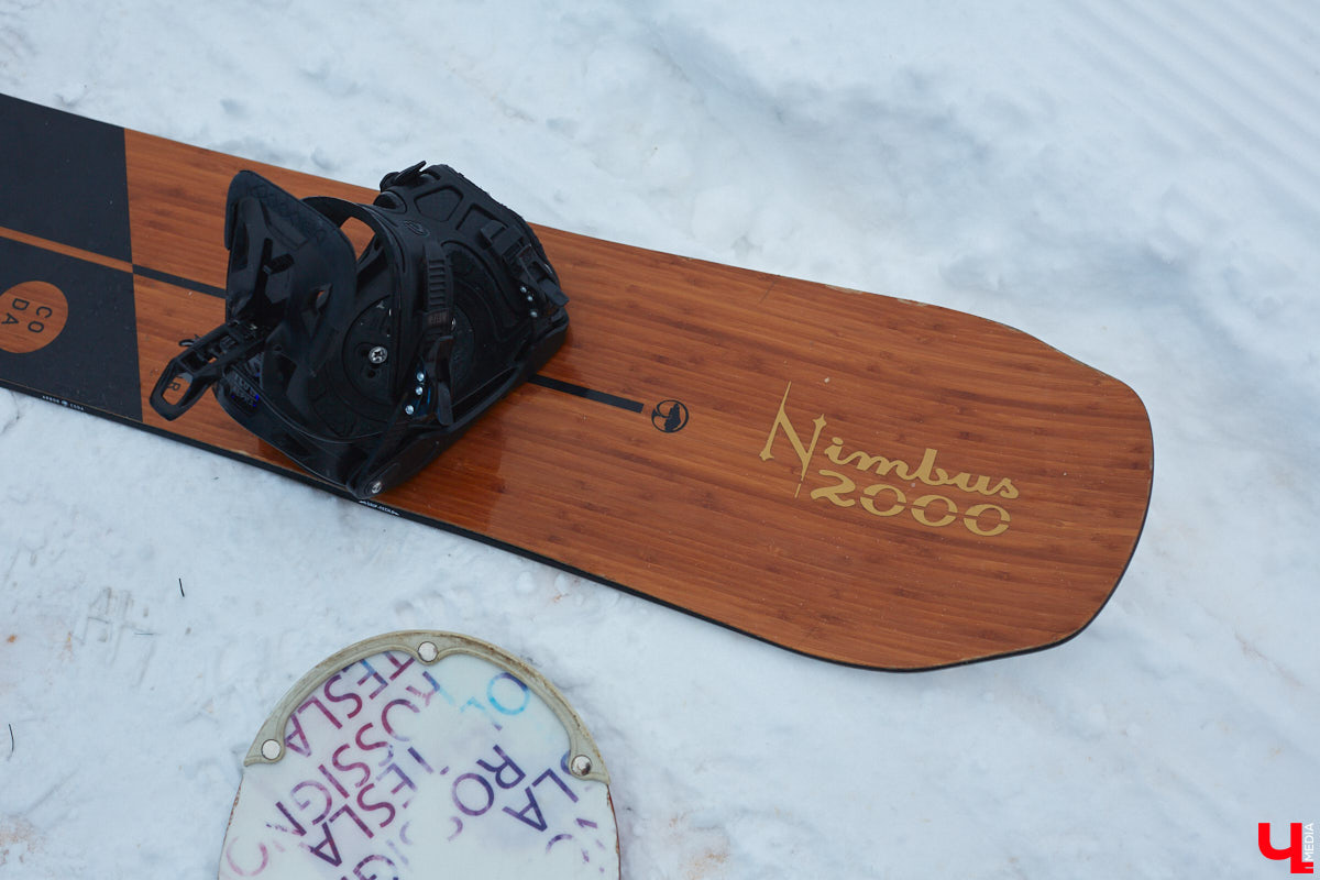 О да, владимирцы этого ждали: горнолыжный комплекс в туристическом сердце города открылся и готов впечатлять любителей активного отдыха. На Студёной горе объединили аж четыре зимних удовольствия: катание на коньках, «ватрушках», лыжах и сноуборде. Обозреваем новую локацию и осваиваем сноуборд под руководством ведущего Егора Корсакова!