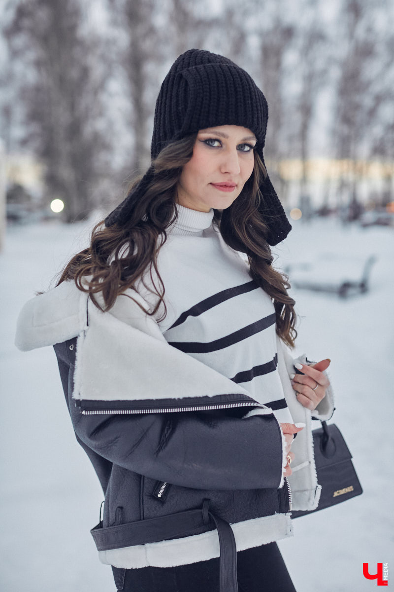 А вы когда-нибудь задумывались о том, что носит Снегурочка, если она не на работе? Если нет, то давайте вместе заглянем к ней в гардероб. Главная волшебница зимы Дарья Хлапова сегодня героиня нашей рубрики «Свой стиль».